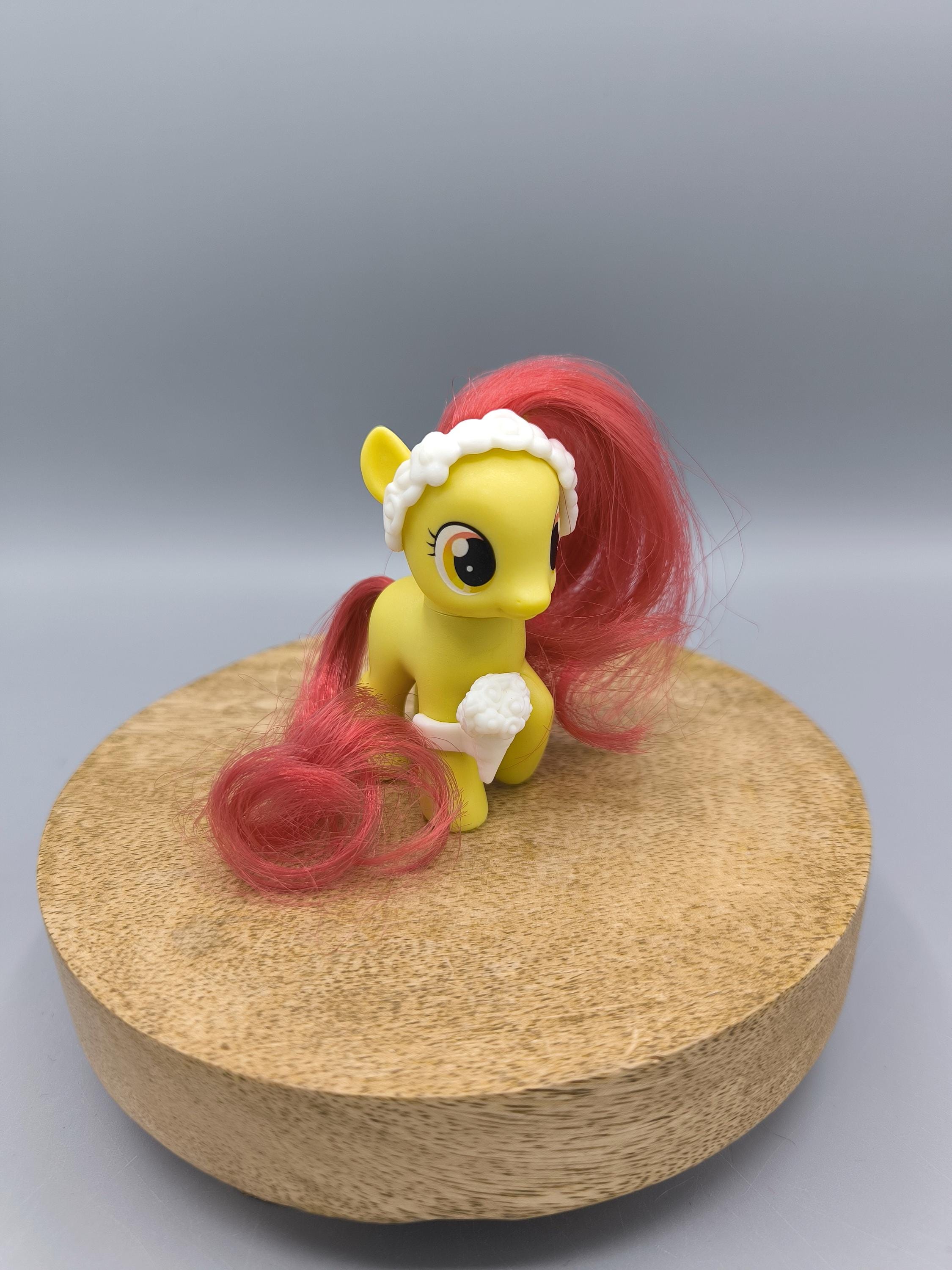 Vintage MLP G4 Apple Bloom with accessories (Wedding Flower Fillies), My little pony collection, collectible toy Hasbro, collectors gift