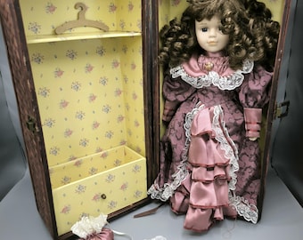 Vintage Porcelain Doll 70s With Vintage Box - Wardrobe, Vintage