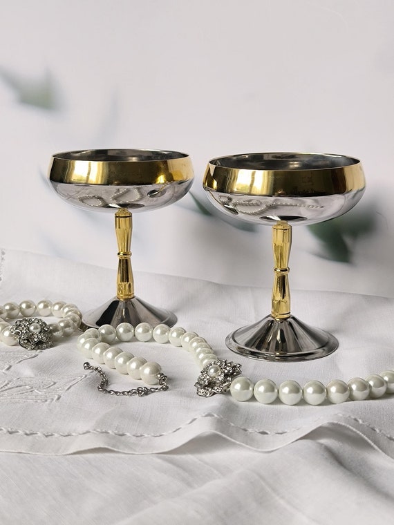 Vintage Paar Champagner Kelche hergestellt in Italien 80er Jahre, hohe Silber Gläser mit Goldrand, Dessert Schalen, schicke Hochzeit Gläser als Geschenk