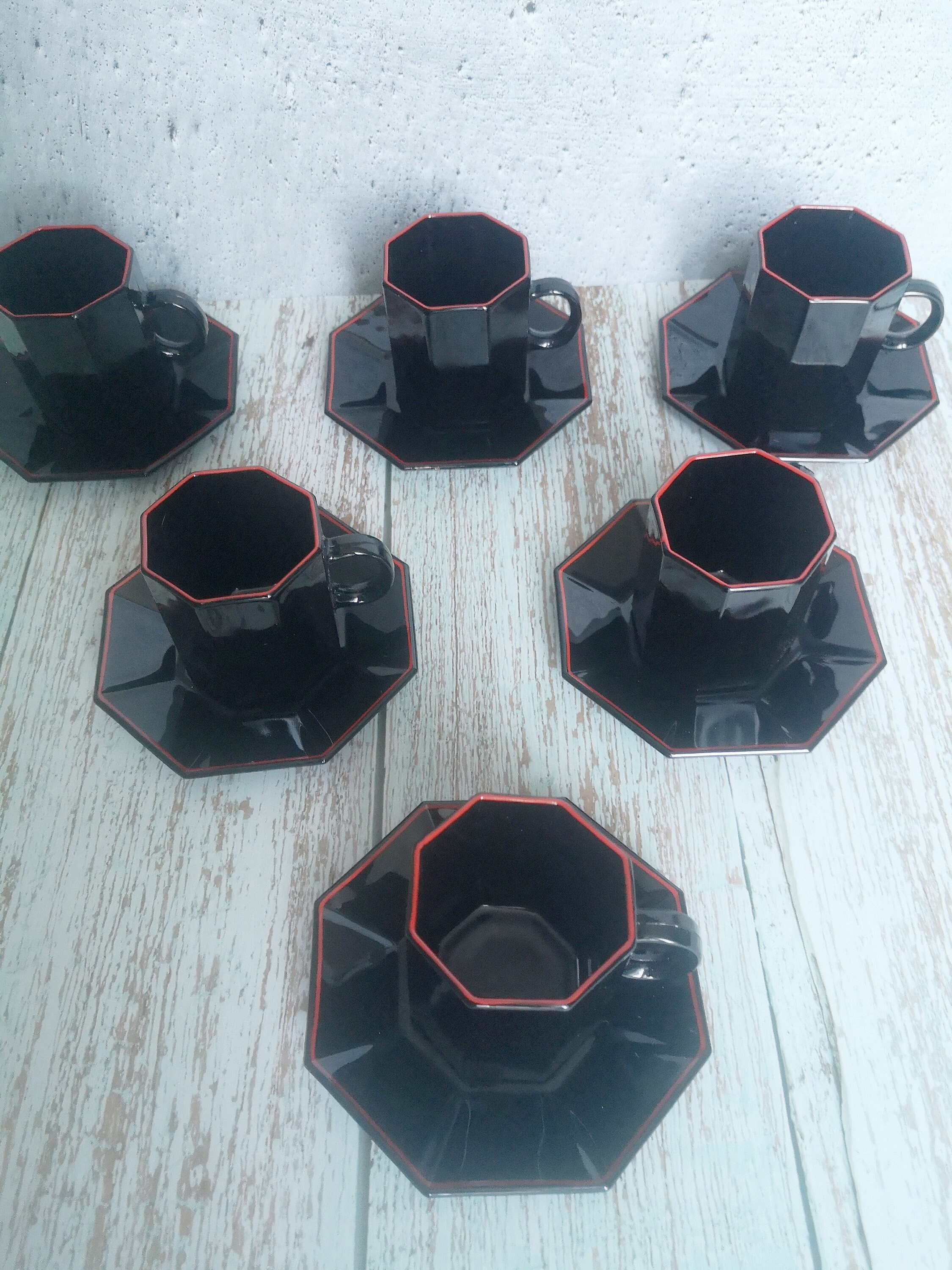 Lot De 6 Tasses à Café Et 6 Soucoupes Vintage – Arcorop Arcoroc – Noir – Neuf Avec Défaut