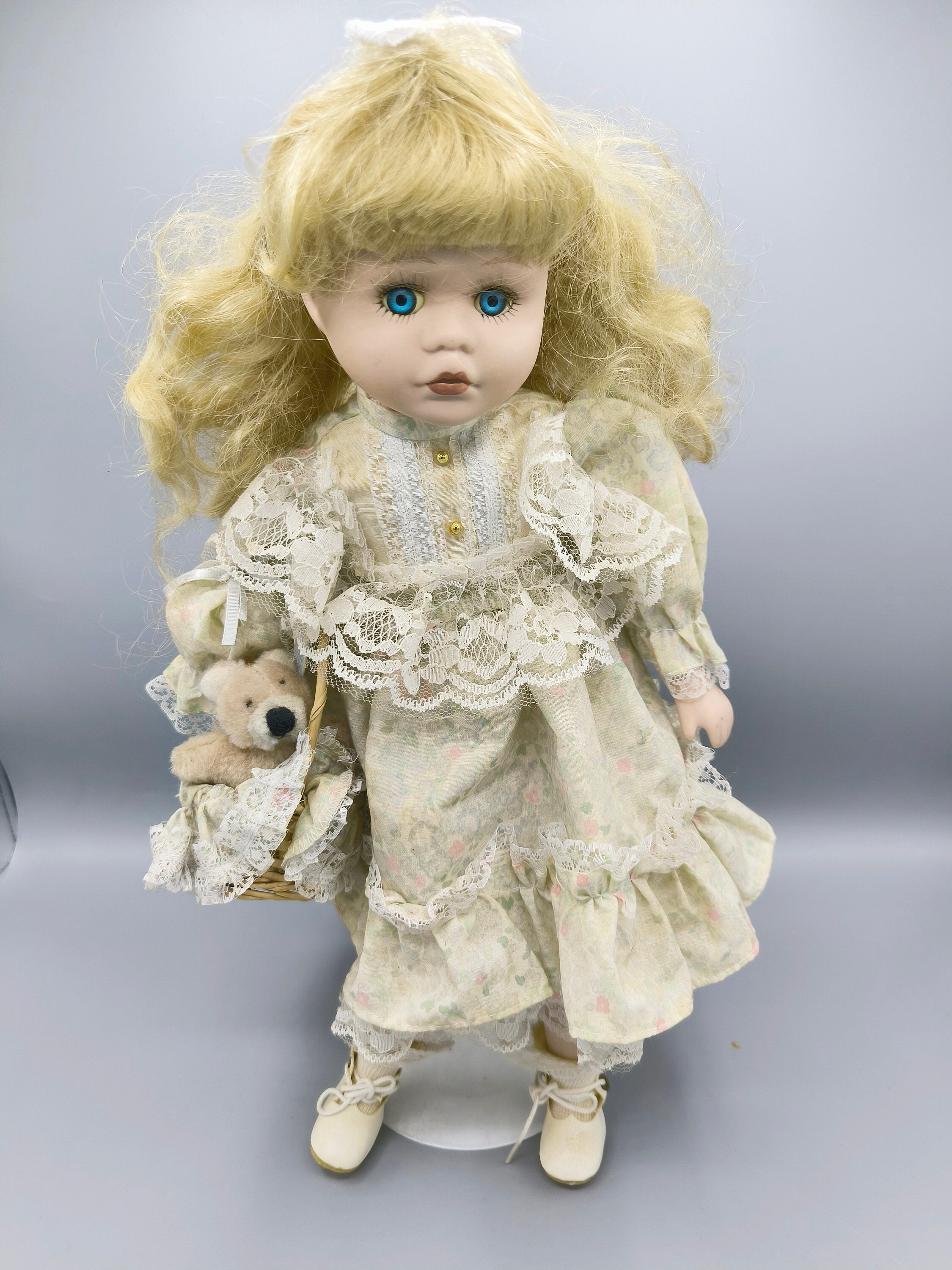 Poupée de collection en porcelaine fille jolie robe vintage 43cm/ Porcelain Doll
