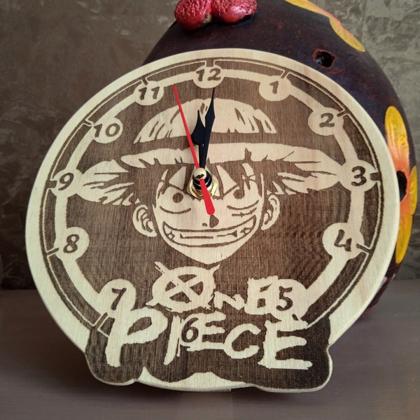 Horloge murale en bois artisanale Luffy "One piece"