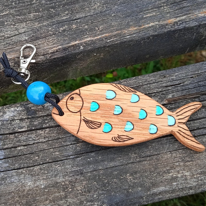 Porte clés poisson bois - Etsy France
