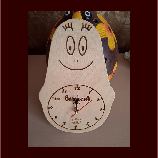 Horloge murale en bois artisanale Barbapapa