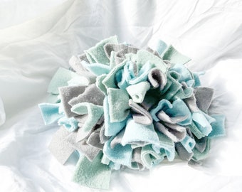 Grey, blue and green snuffle mat