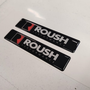 Roush Performance 3D Emblema distintivo a cupola Decalcomanie 2 pezzi / Set di adesivi in resina / Bianco e nero