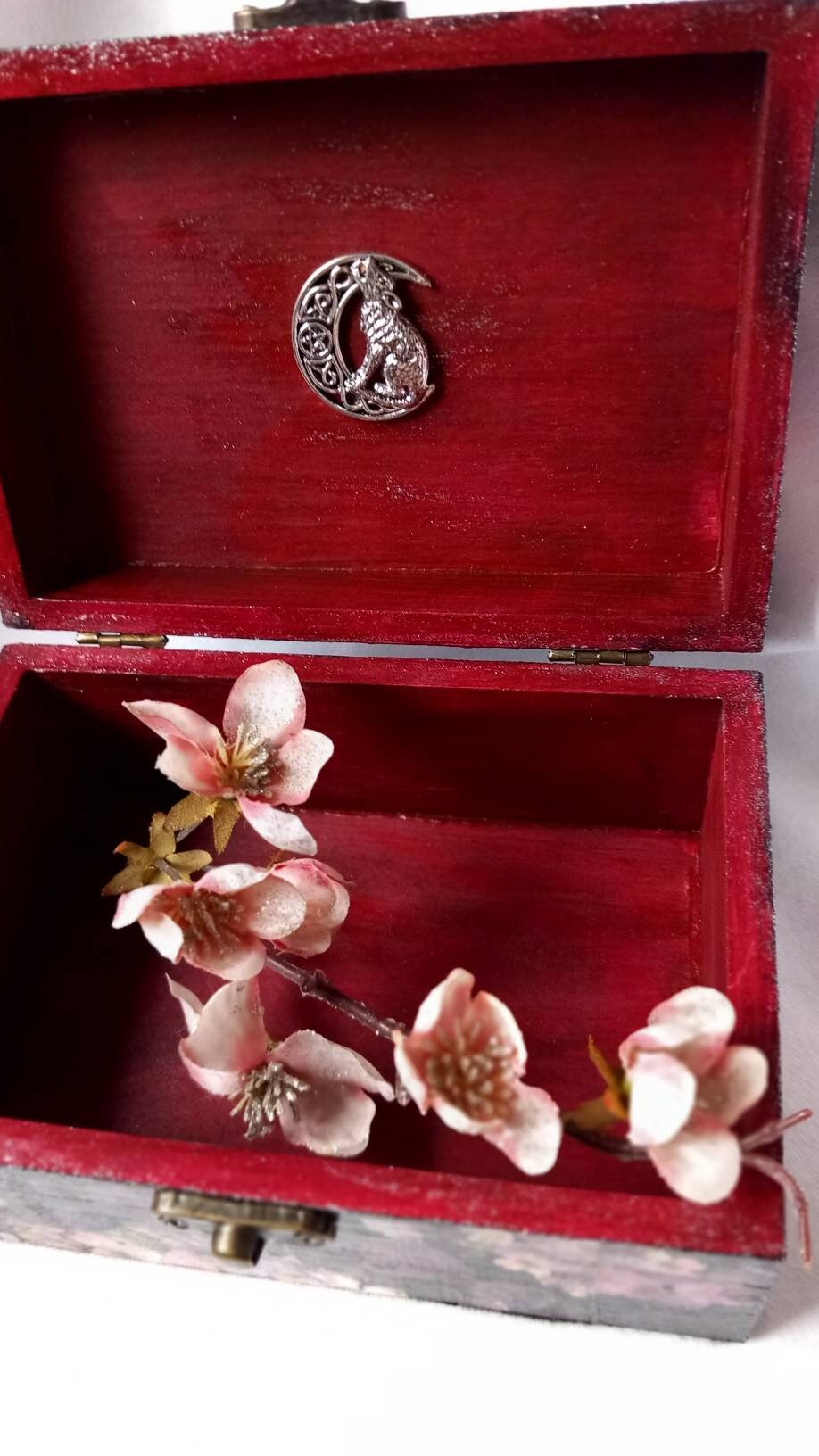 Gothic Style Skull Decoupage Trinket Box. Inside the Box is a Etsy UK