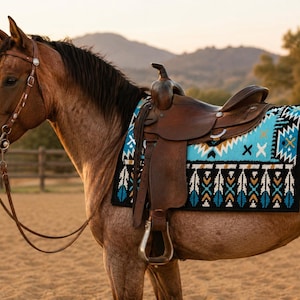 Hot Selling Beautiful Pattern Blue Western Ranch Saddle Pad Made of 100% Genuine New Zealand Wool Horse Blanket Pad Western Navajo Pad image 2