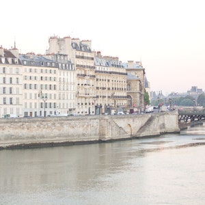 Paris Fotografie - Entlang der Seine, Paris Brücke, Paris Architektur, französisches Dekor, WohnzimmerKunst, große Wandkunst, Fine Art Druck