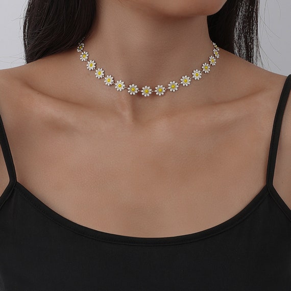 defile Faldgruber tweet Buy Daisy Choker Necklace Daisy Flower Collarbone Necklace Online in India  - Etsy
