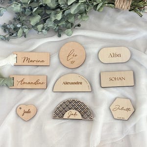 Personalisierte Tischkarte aus Holz in Form eines Etiketts – Vorname mit Gravur für Hochzeit, Taufe, Geburtstag, Tischdeko