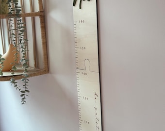 Personalized wooden growth chart with first name - Children's room decoration - Engraved baby wall ruler - Birth gift