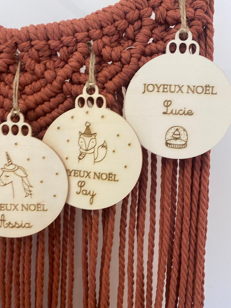 Boule de Noël personnalisée en bois image 4