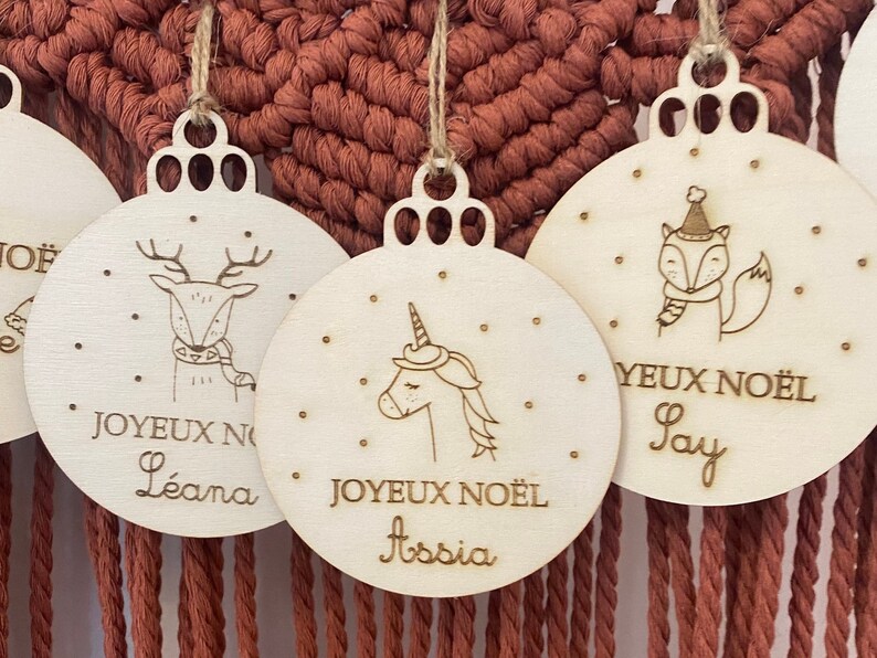 Boule de Noël personnalisée en bois image 2