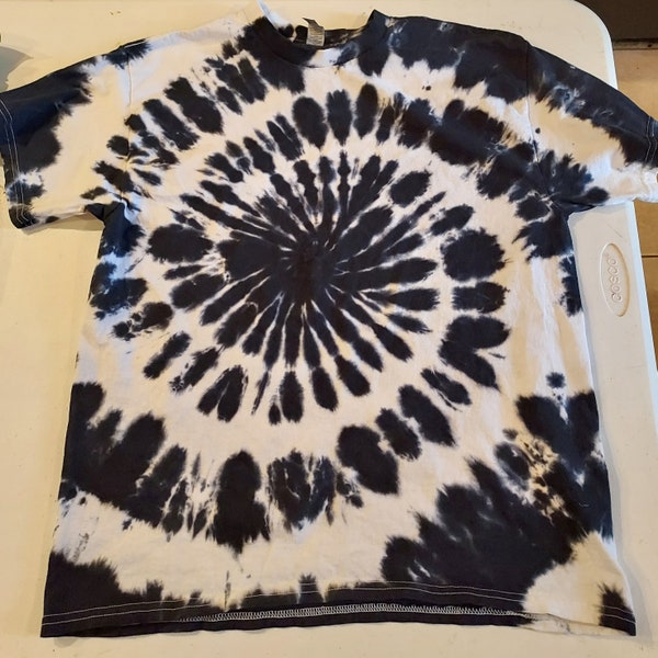 Black and white spiral tie dye, tie dye tshirts, spiral tie dye black tie dye adult tie dye tshirts kids tie dye tshirts