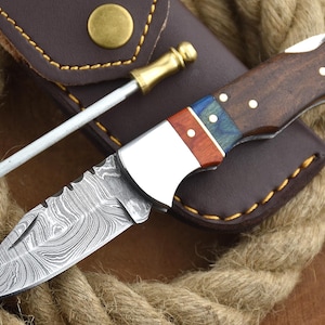 Couteau Damas pliant de poche fait à la main avec gaine en cuir souple
