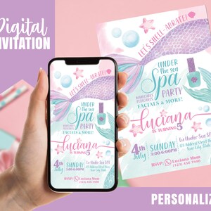 Puede incluir: Invitación digital para una fiesta de spa bajo el mar para una niña llamada Luciana que cumple 5 años. La invitación presenta una cola de sirena con un diseño de acuarela púrpura y azul, una botella de esmalte de uñas y el texto "Let's Shell-Abrate!"