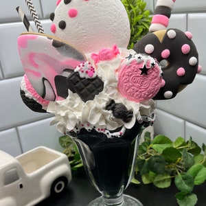 Faux Halloween Extreme Shake Decor