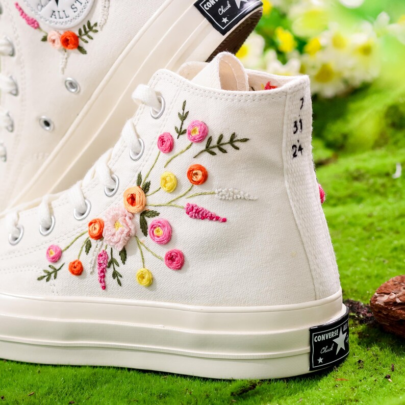 Embroidered Wedding Converse Shoes, Bridal Floral Embroidery Converse, Wedding Flowers Embroidered Sneakers, Personalized Bridal Sneaker