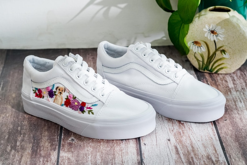 Custom Embroidered Vans Old Shool, Pet Embroidered Wedding Vans, Flowers and Dog Embroidered Shoes Custom, Personalized Bridal Sneakers