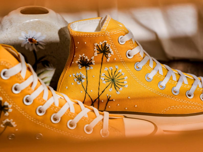 Embroidered Converse High Tops, Custom Converse Shoes with Dandelion Embroidery,  Converse Embroidered Shoes for flower lovers, Gift For Her