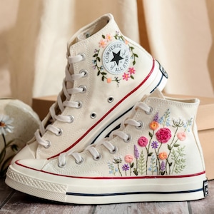 Aangepaste geborduurde Converse schoenen, kleine bloem borduurwerk jaren 1970 Converse Chuck Taylor, Converse aangepaste kleine bloem, bloemenborduurwerk