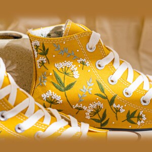 Handmade Embroidered Converse High Tops, Yellow Converse Embroidery Wildflower, Custom Floral Embroidered Sneakers, Bride Shoes, Women Gift