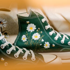 Green Converse Embroidered Daisy, White Flowers Embroidered Converse, Flowers Embroidered Shoes, Floral Embroidered Sneaker, Birthday Gifts