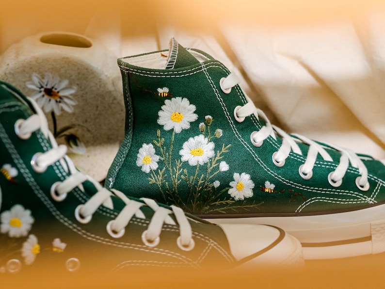 Green Converse Embroidered Daisy, White Flowers Embroidered Converse, Flowers Embroidered Shoes, Floral Embroidered Sneaker, Birthday Gifts