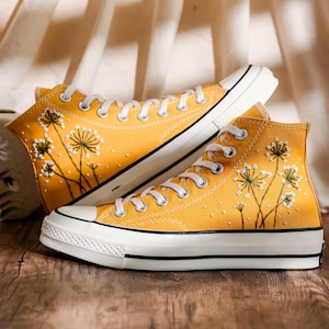 Embroidered Converse High Tops, Custom Converse Shoes with Dandelion Embroidery,  Converse Embroidered Shoes for flower lovers, Gift For Her