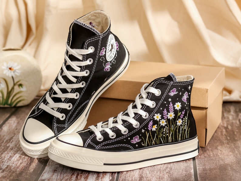 Embroidered Converse High Tops, Daisy, Lavender Flowers Embroidered Shoes, Converse Embroidery Butterfly, Floral, Anniversary Gifts for Her
