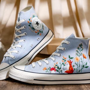 Embroidered Converse With Animals, Fox Embroidered Converse for Women, Wildflowers, Red Fox Embroidery Sneaker, Fox Converse Shoes Fox Gifts