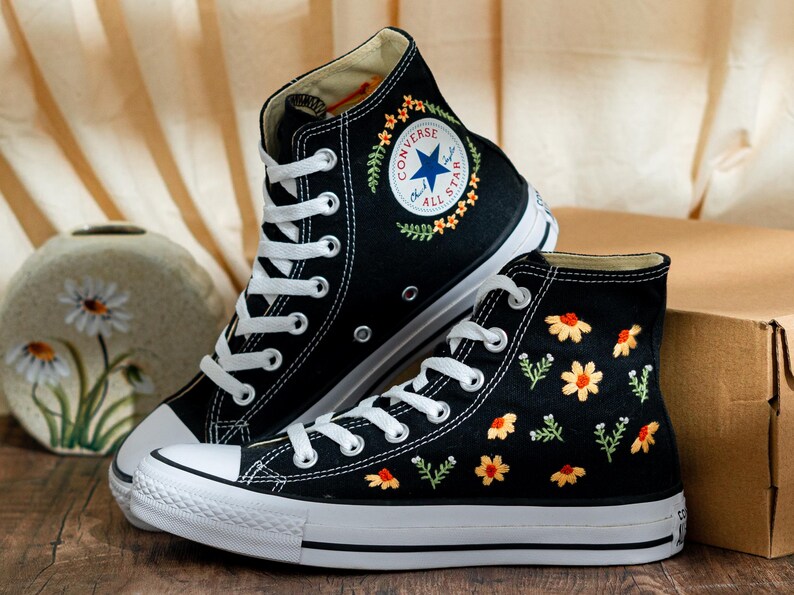 Custom Embroidered Converse Chuck Taylor High Tops, Yellow Converse Embroidery Daisy & Lavender, Custom Floral Embroidered Sneaker, Gift Her