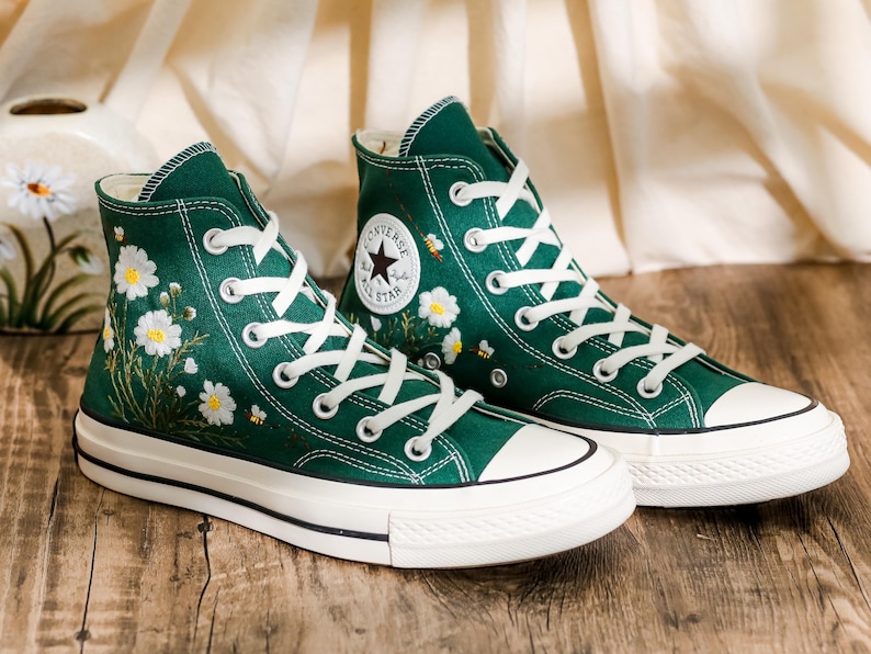 Green Converse Embroidered Daisy, White Flowers Embroidered Converse, Flowers Embroidered Shoes, Floral Embroidered Sneaker, Birthday Gifts