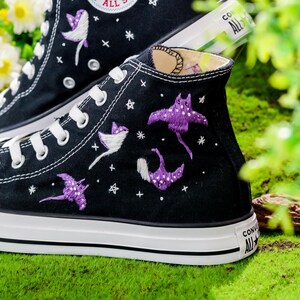 Embroidered Converse High Tops, Manta Ray Converse, Custom Shoes Embroidery Ocean, Embroidered Converse with Manta Rays, Unique Gifts