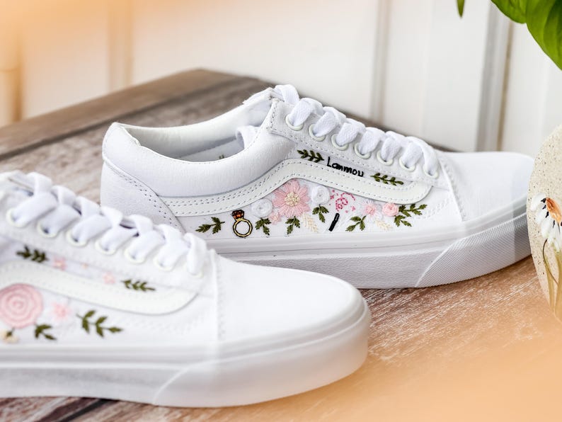 Embroidered Vans for Bride, Wildflowers Embroidered Vans Old Shool Custom, Vans Embroidery Floral, Daisy Embroidered Shoes, Gift for Her