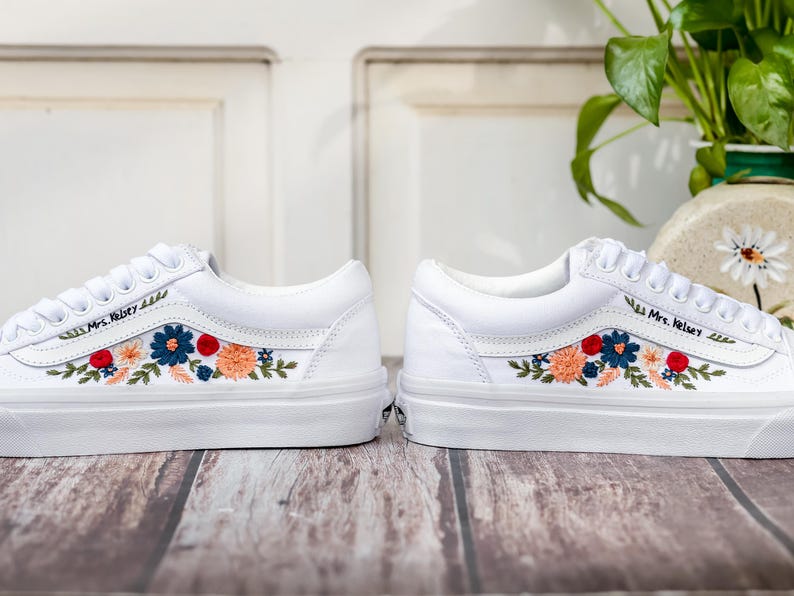 Wedding Vans for Bride, Bridal Flower Embroidered Shoes Custom, White Vans Flowers, Wedding Flowers Embroidered Sneaker Custom, Gift for Her