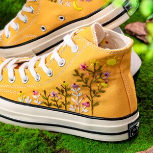 Embroidered Converse Shoes, Converse Embroidery Flowers, Floral Embroidery Sneakers Custom for Women, Sun and Sunflower Embroidery Converse