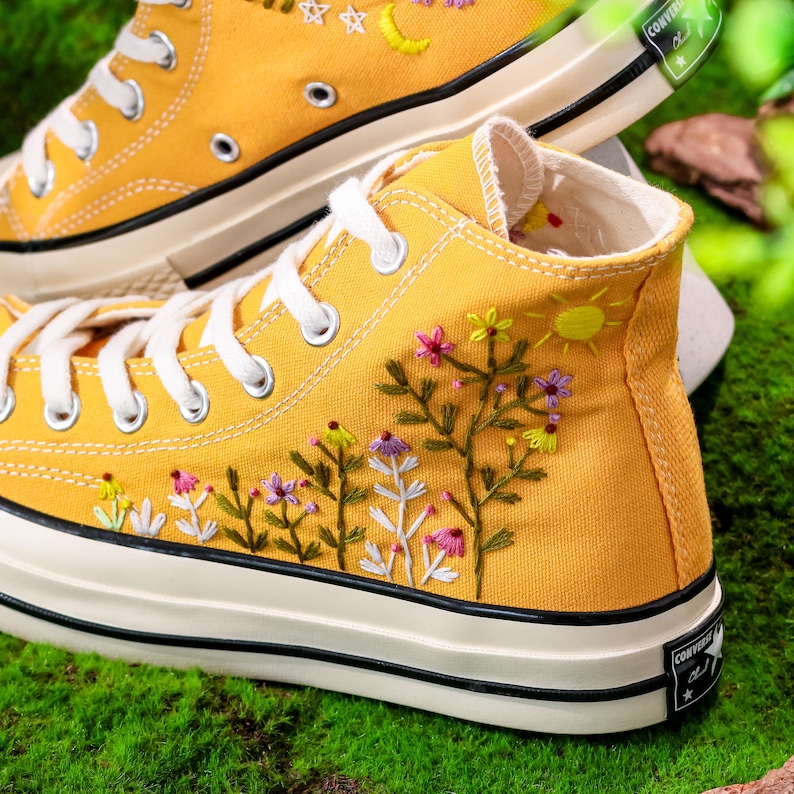 Embroidered Converse Shoes, Converse Embroidery Flowers, Floral Embroidery Sneakers Custom for Women, Sun and Sunflower Embroidery Converse