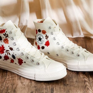 Custom Embroidered Wedding Converse, White Flowers Embroidered Sneakers for Bride, Floral Embroidered Wedding Reception Shoes, Wedding Gifts