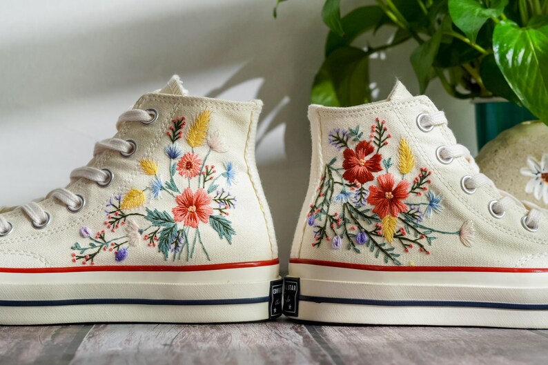 Customized Embroidered Converse Shoes, Graden Flower Embroidered Sneaker, Bridal Flower Embroidered Shoes, Personalized Gifts for Her