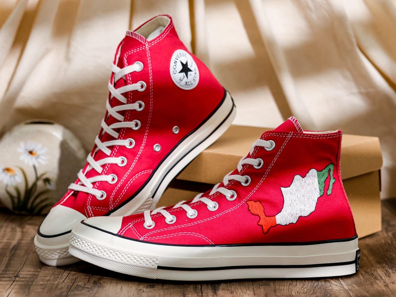 Custom Embroidered Converse , Red Converse Embroidered Flag, Italian Flag Embroidered Shoes, Flag Embroidered Snealer, Citizenship Gifts