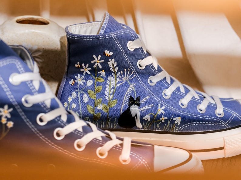 Custom Flowers and Cat Embroidered Converse Blue High Tops, Custom Converse Embroidered Floral, Pet Embroidered Shoes, Gifts for Pet Lovers