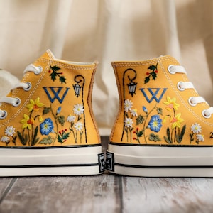 Custom Converse Chuck Taylor Embroidered Flowers & Initials, Embroidered Converse Flowers, Flower Embroidered Shoes, Birthday Gifts for Her