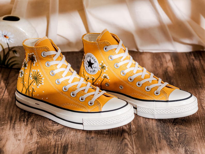 Embroidered Converse High Tops, Custom Converse Shoes with Dandelion Embroidery,  Converse Embroidered Shoes for flower lovers, Gift For Her