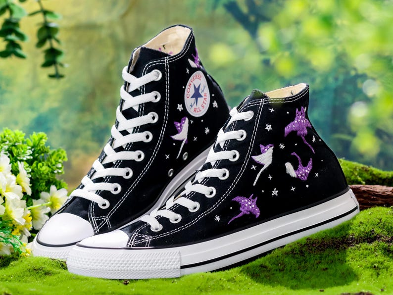 Embroidered Converse High Tops, Manta Ray Converse, Custom Shoes Embroidery Ocean, Embroidered Converse with Manta Rays, Unique Gifts