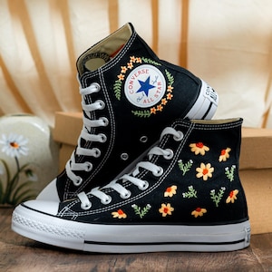 Custom Embroidered Converse Chuck Taylor High Tops, Yellow Converse Embroidery Daisy & Lavender, Custom Floral Embroidered Sneaker, Gift Her
