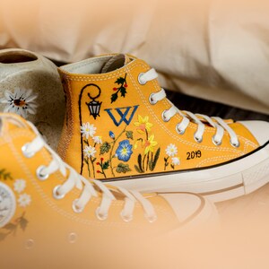 Custom Converse Chuck Taylor Embroidered Flowers & Initials, Embroidered Converse Flowers, Flower Embroidered Shoes, Birthday Gifts for Her