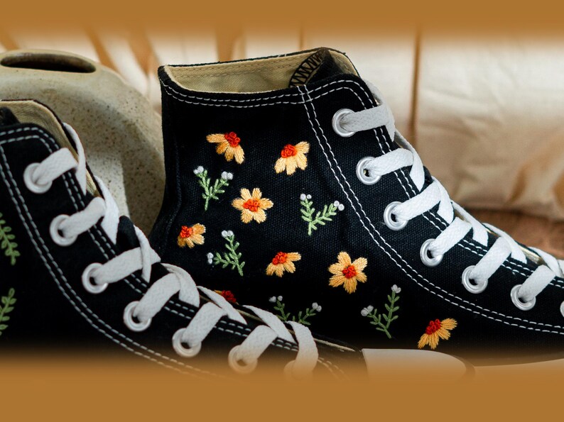 Custom Embroidered Converse Chuck Taylor High Tops, Black Converse Embroidery With Daisy, Custom Floral Embroidered Sneakers, Gift For Women