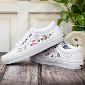 Embroidered Vans for Bride, Wildflowers Embroidered Vans Old Shool Custom, Vans Embroidery Floral, Daisy Embroidered Shoes, Gift for Her